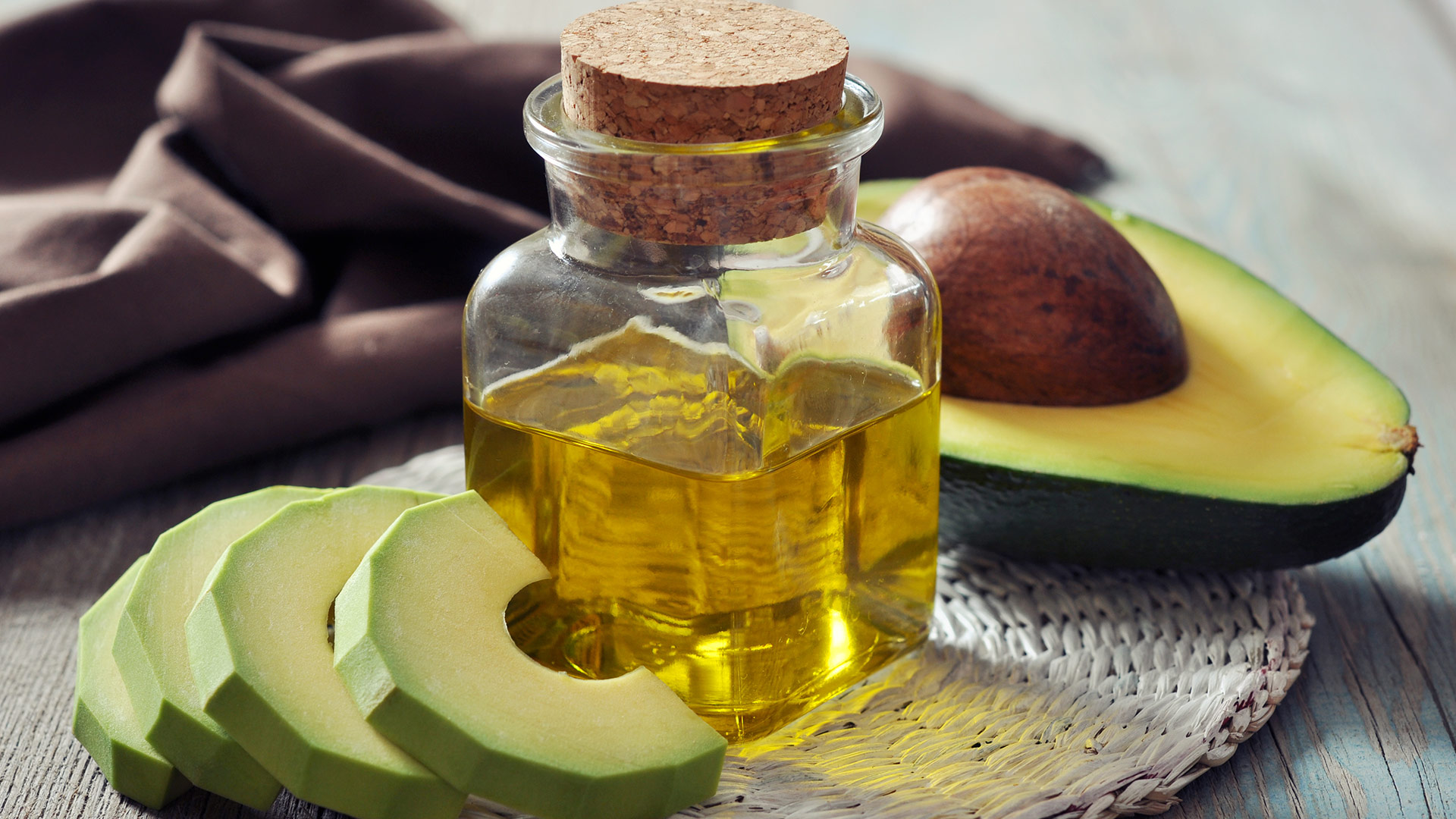Como utilizar óleo de abacate e suas vantagens para a dieta